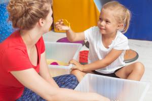 Terapia metodą integracji sensorycznej dziecka z wadą słuchu